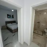 Tila House شقة ساراندا